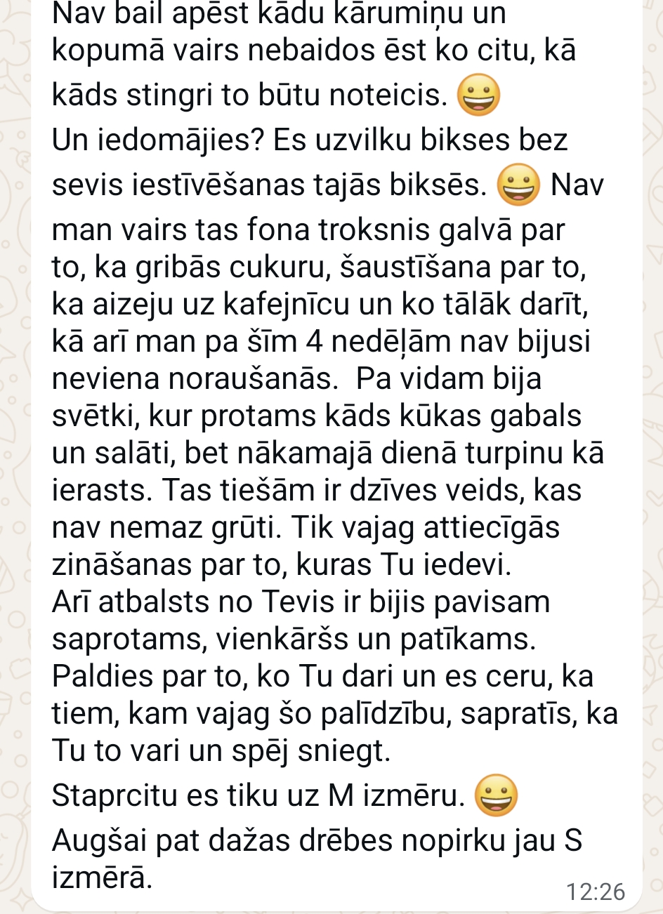 Atsauksmes ekrānuzņēmums: Uz M izmēru